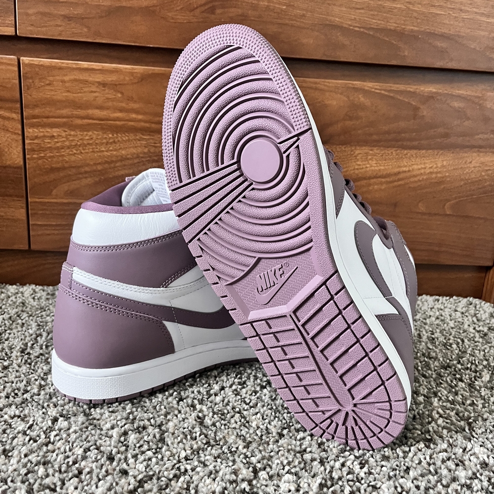 Nike Mdns High Top Marroon and White